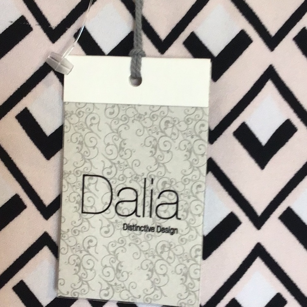 Delia Tops - Picture 5 of 5